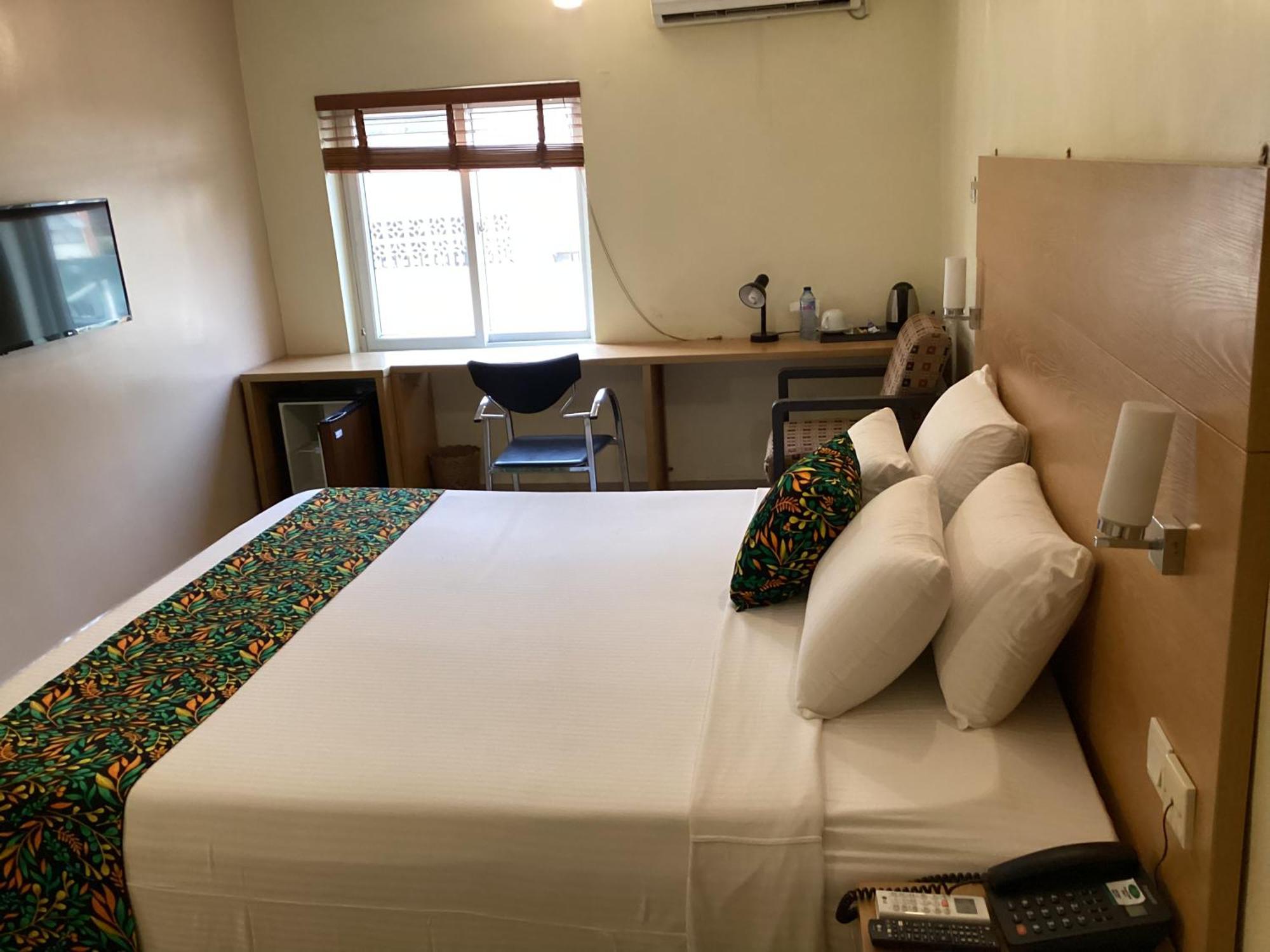 Adis Hotels イバダン エクステリア 写真