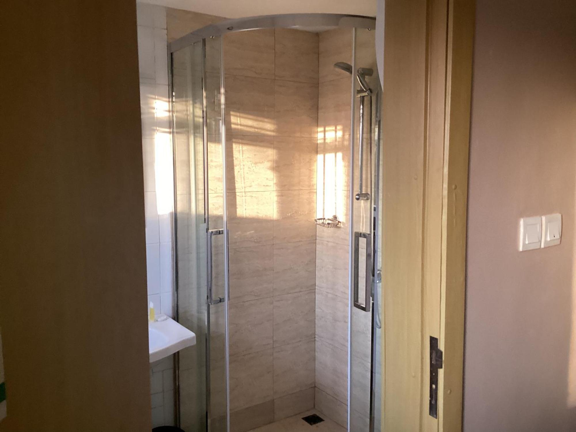 Adis Hotels イバダン エクステリア 写真
