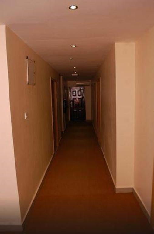 Adis Hotels イバダン エクステリア 写真